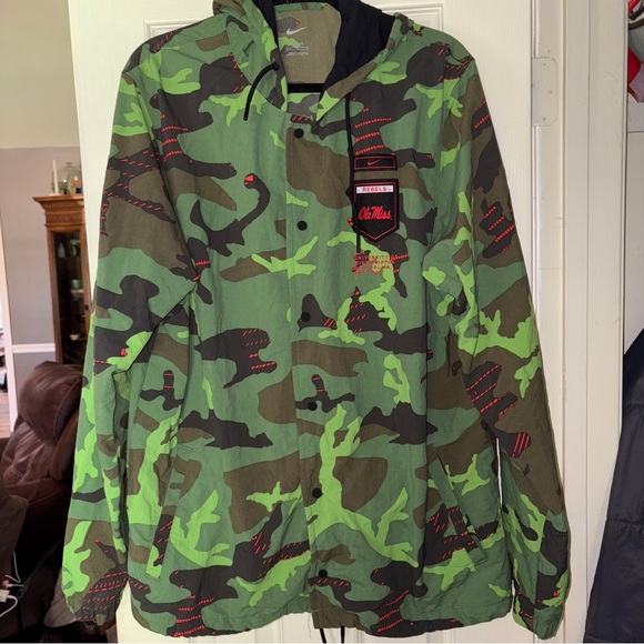 Nike Green and Brown Camouflage Jacket - Picture 1 of 8